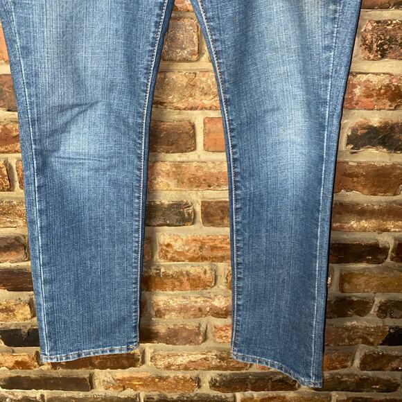 Old Navy Medium Wash Blue Denim The Diva Skinny Jeans Women's Size 8 Short - Picture 3 of 6